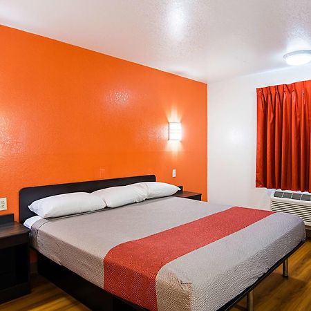 Motel 6 Little Rock South Екстер'єр фото