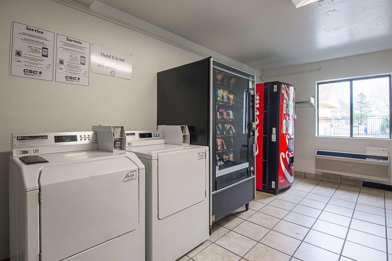 Motel 6 Little Rock South Екстер'єр фото