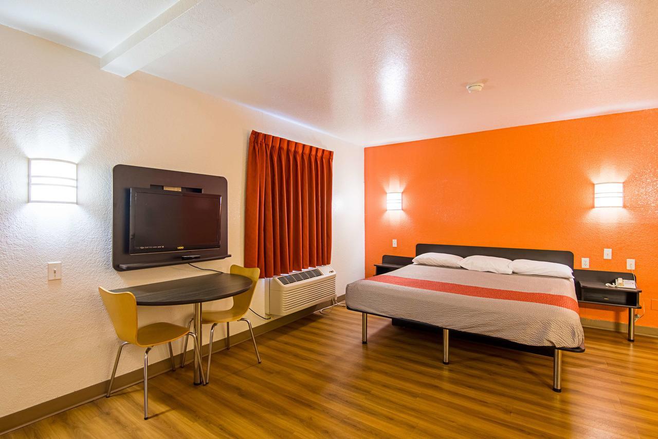 Motel 6 Little Rock South Екстер'єр фото