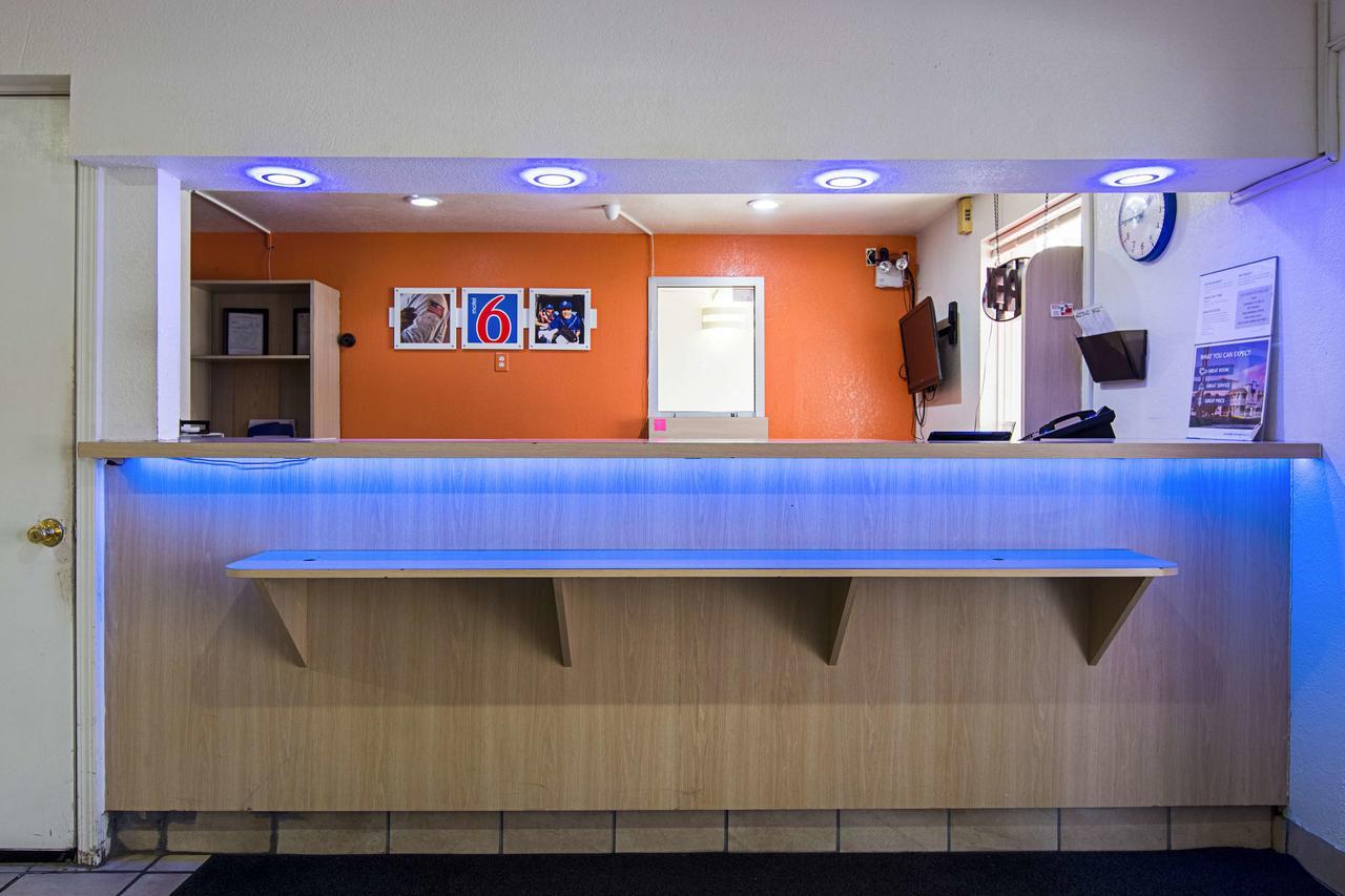 Motel 6 Little Rock South Екстер'єр фото