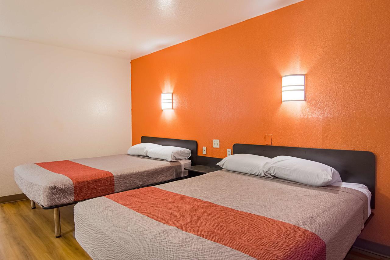 Motel 6 Little Rock South Екстер'єр фото